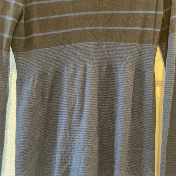 Vince cashmere cardigan soooo soft and comfortable size M - Picture 7 of 8